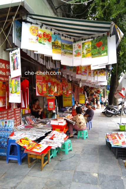Shop Selling Books, Magazines & Calendars @ Hanoi